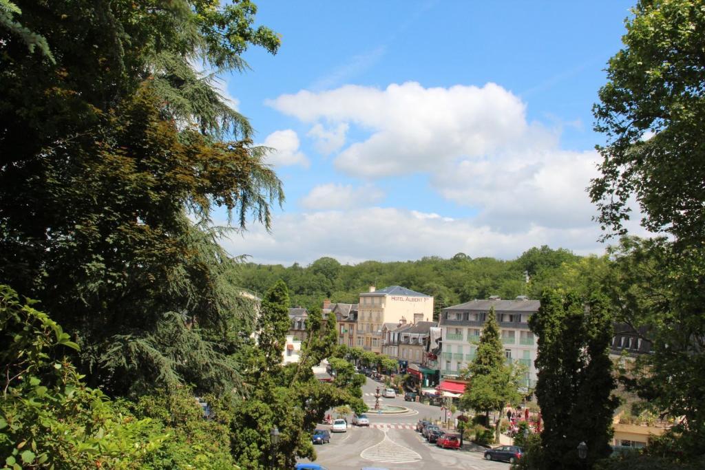 Albert Premier Hotel Bagnoles-de-l'Orne Exterior photo