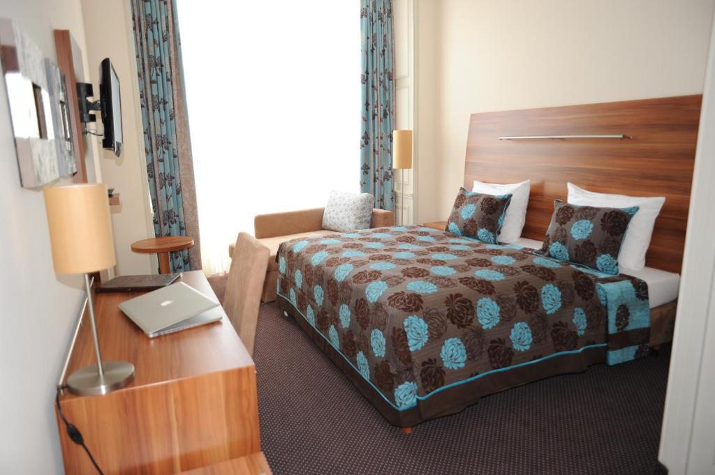 Albert Premier Hotel Bagnoles-de-l'Orne Room photo
