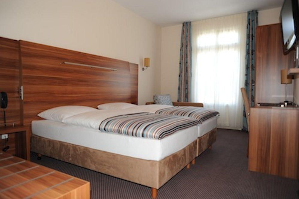 Albert Premier Hotel Bagnoles-de-l'Orne Exterior photo